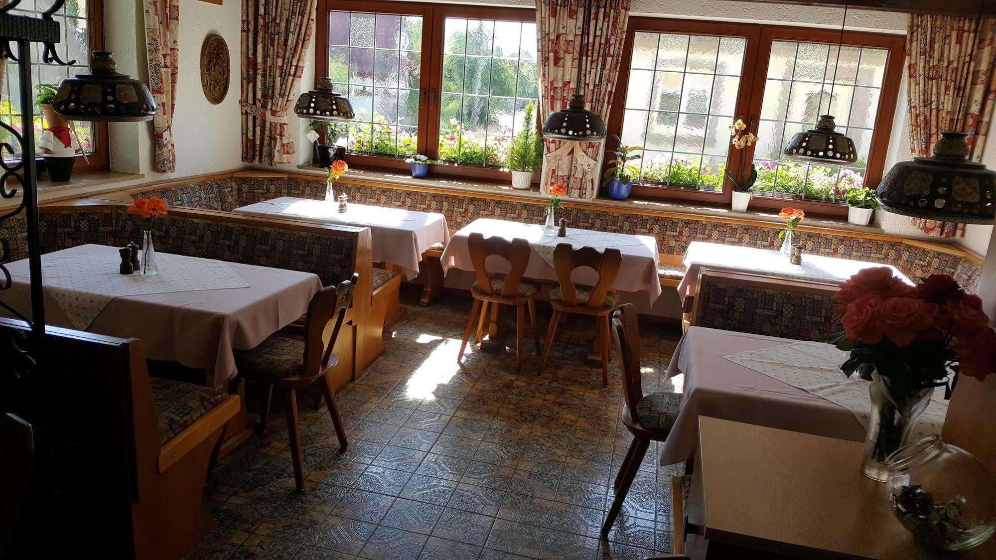 Hotel Gasthof Zum Schwan Steinsfeld 外观 照片