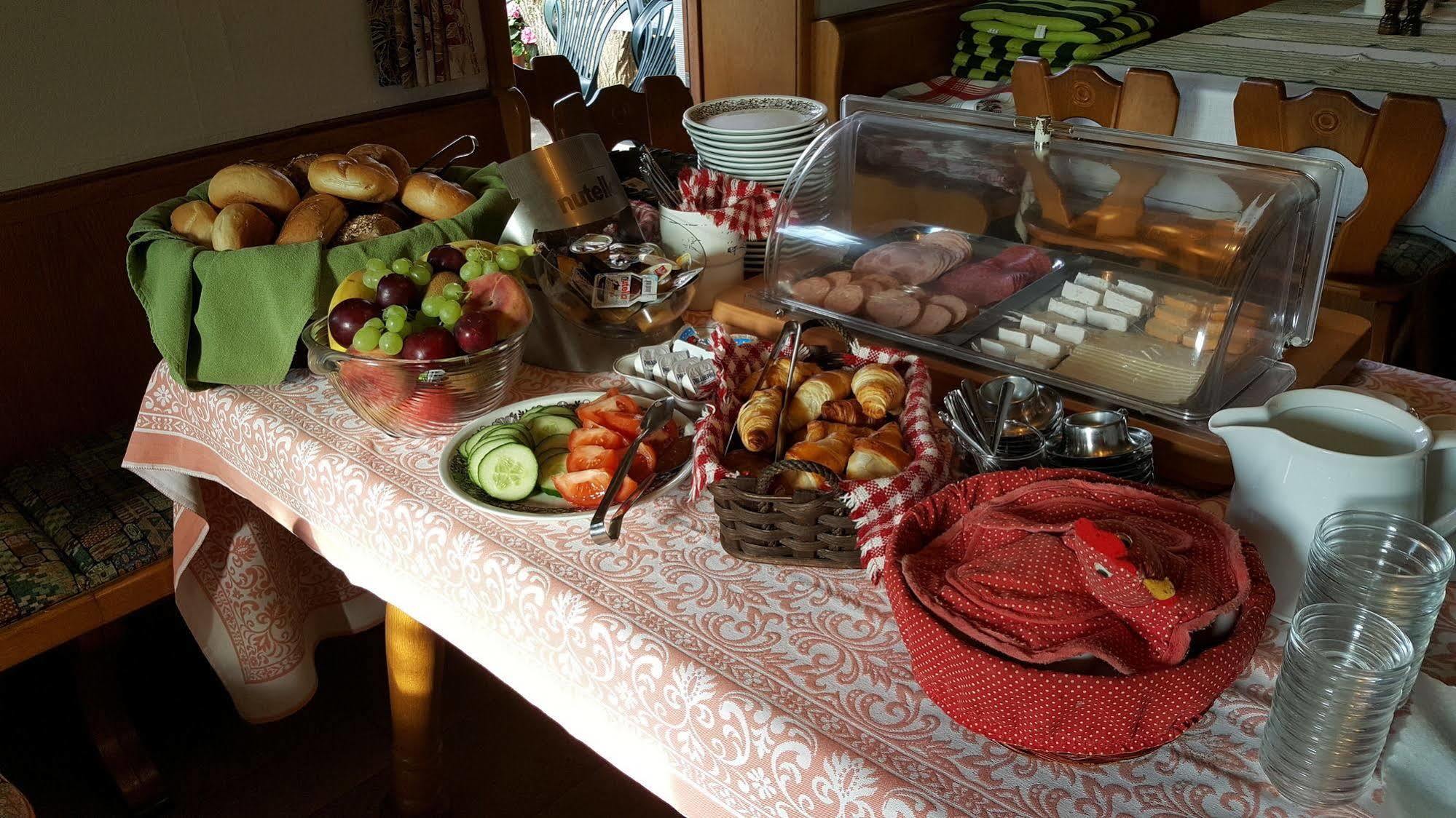 Hotel Gasthof Zum Schwan Steinsfeld 外观 照片