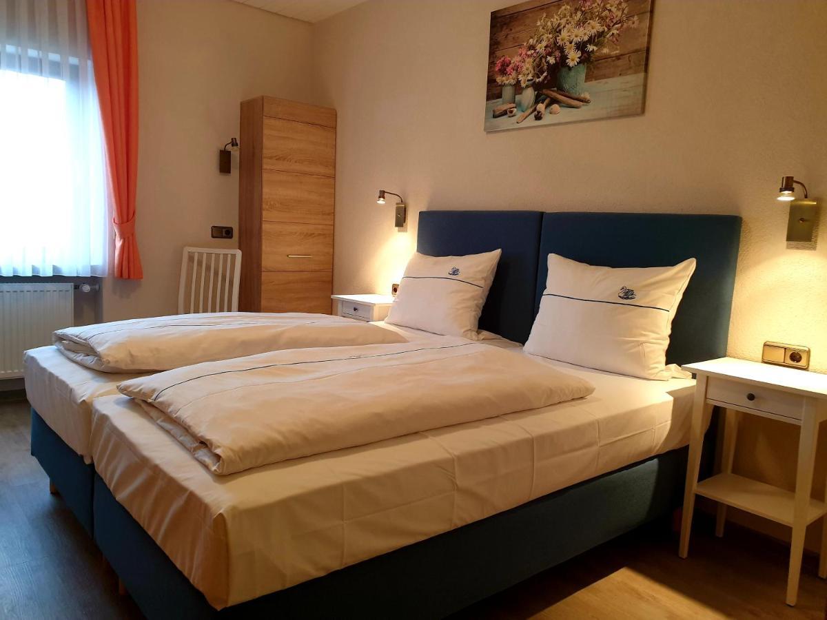 Hotel Gasthof Zum Schwan Steinsfeld 外观 照片