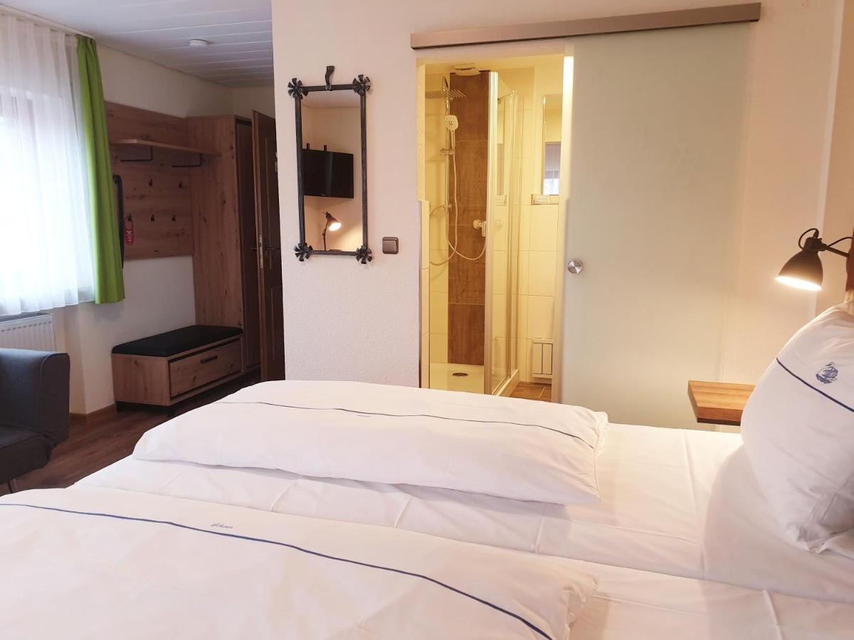Hotel Gasthof Zum Schwan Steinsfeld 外观 照片