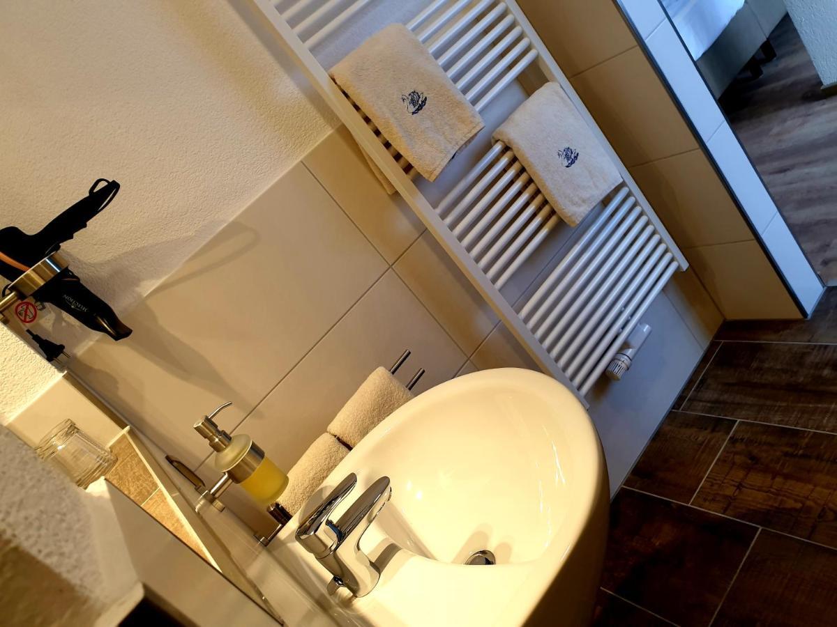 Hotel Gasthof Zum Schwan Steinsfeld 外观 照片