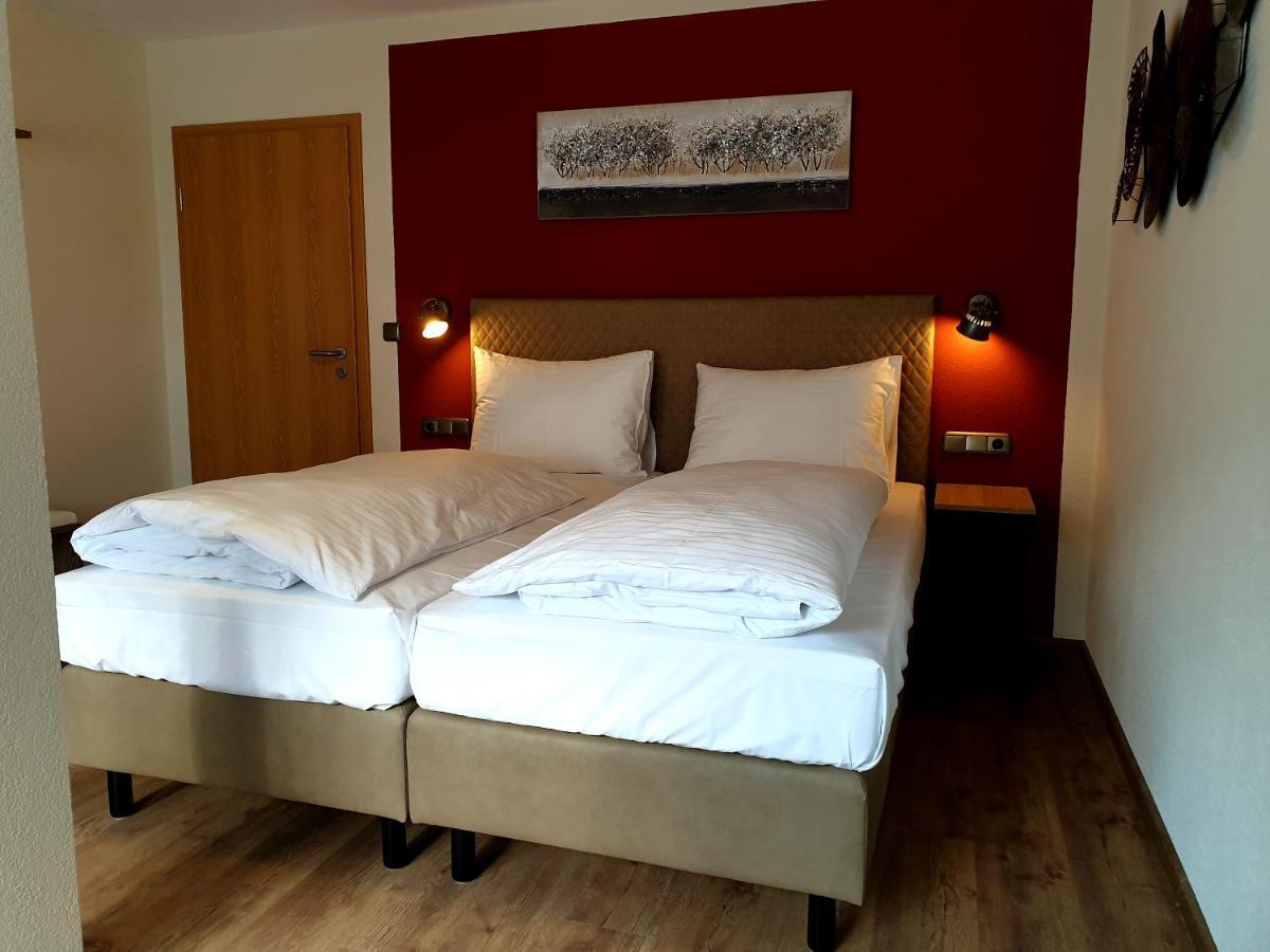 Hotel Gasthof Zum Schwan Steinsfeld 外观 照片